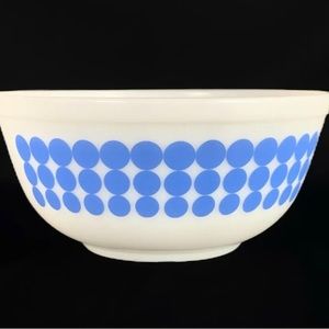 Vintage Pyrex Blue Dot 2 1/2 Q Nesting Mixing Bowl nesting 1969 glass